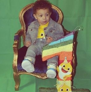 Meet your Posher, Luis